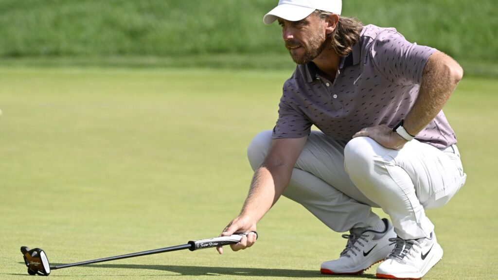 Fleetwood seizes control after Scheffler blowup and leads Travelers by 3