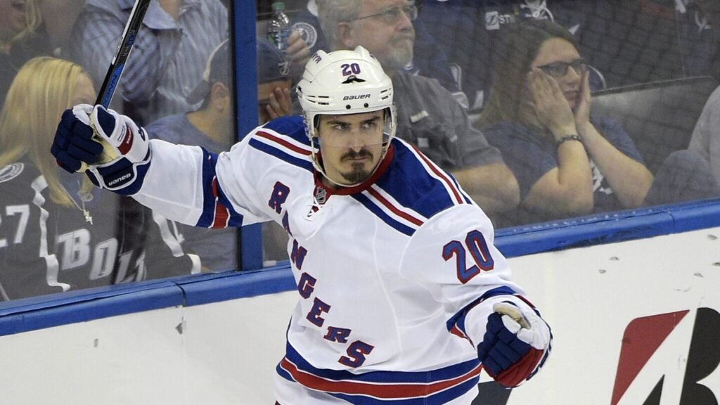 Rangers trade veteran winger Chris Kreider to Ducks