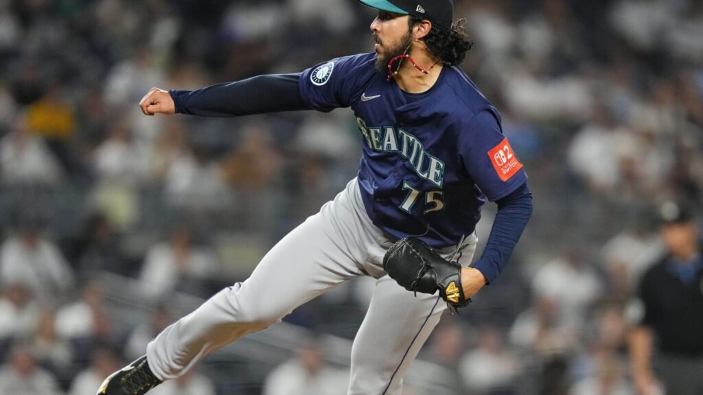 Mariners catcher Cal Raleigh: All-Star closer Andrés Muñoz was tipping pitches against Yankees