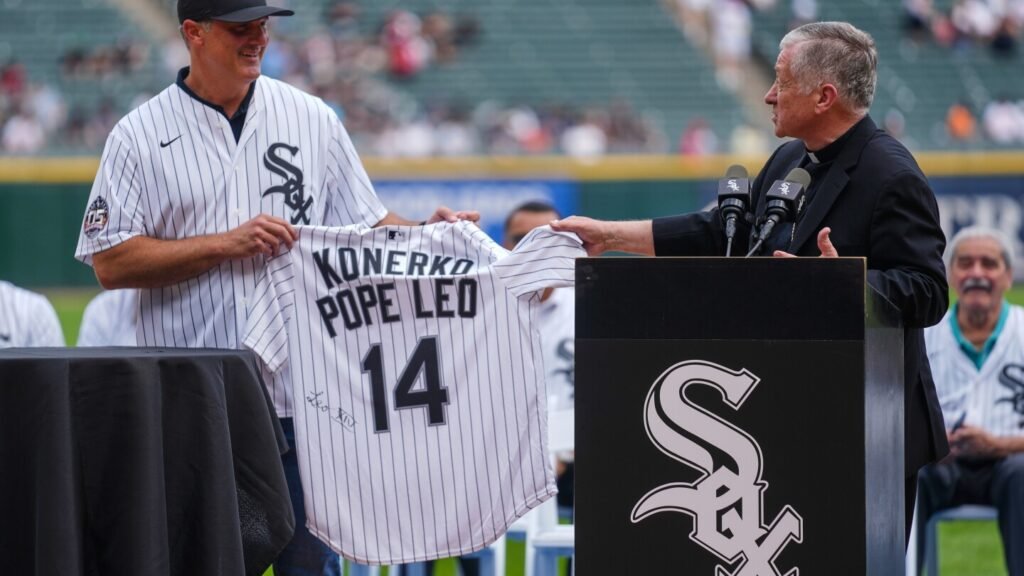 From one 14 to another, White Sox great Konerko gets gift from Pope Leo XIV