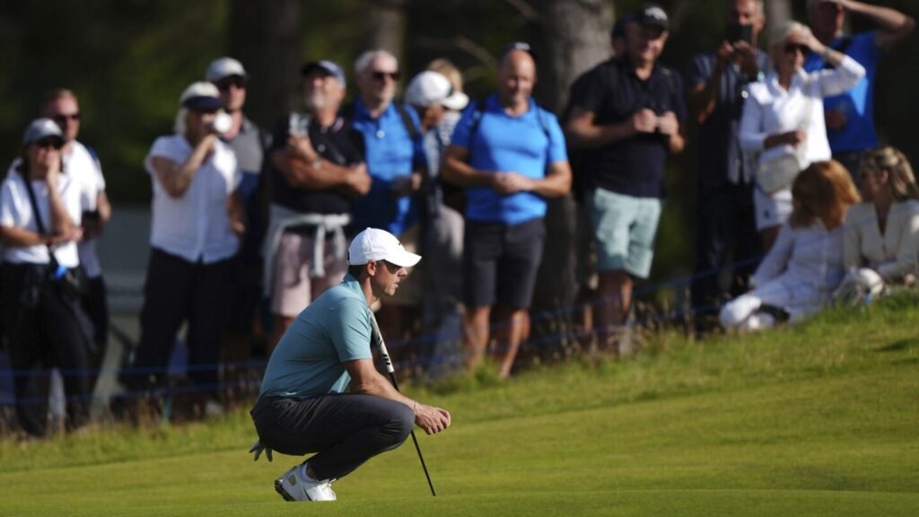 Jake Knapp shares Scottish Open lead with 64