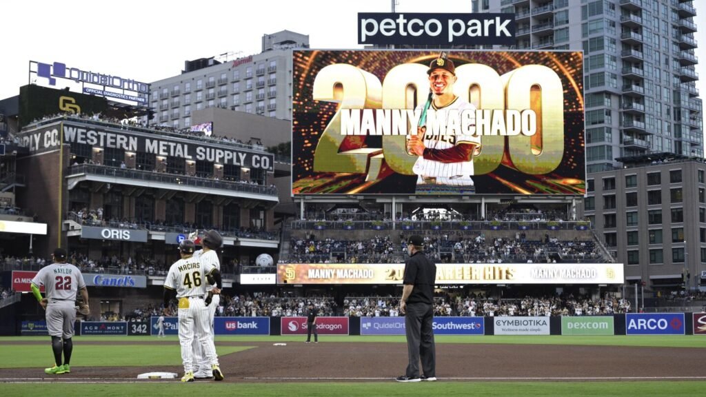 Padres slugger Manny Machado gets his 2,000th career hit