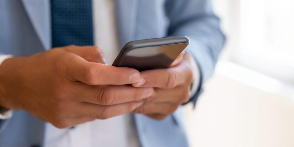 I Deleted Every App on My Phone; It Changed Every Aspect of My Life