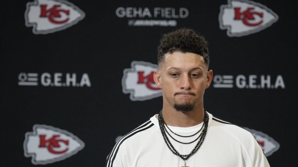 NFL season odds: Can Patrick Mahomes defy playoff history?