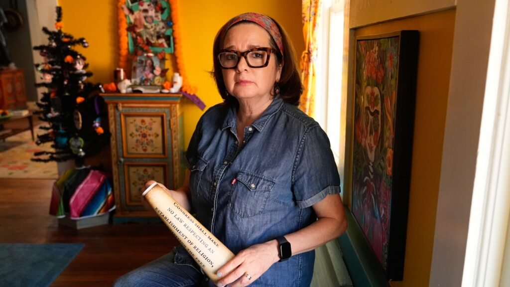 Ten Commandments mandate in Texas leads to a mixed response and legal challenges