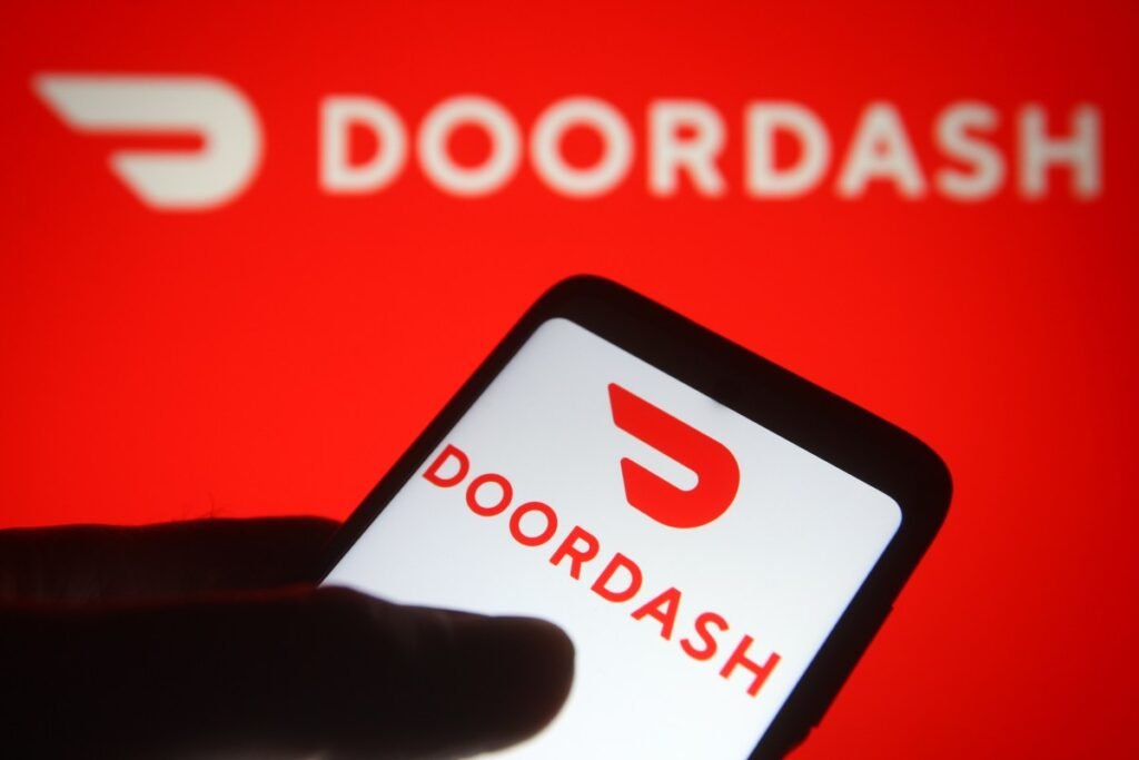 DoorDash adds AI tools to speed up merchant onboarding, edit photos of dishes