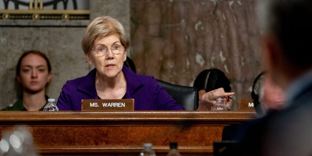 Elizabeth Warren Asks SEC to Delay SpaceX IPO