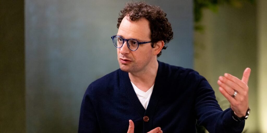 Anthropic’s Amodei Advocates for AI-Related Job Displacement Plan