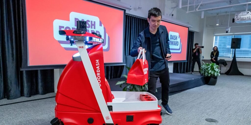 DoorDash Pays Workers to Load Dot Robots With Orders
