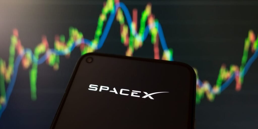 SpaceX Shares Face Volatility As Early Investors Cash Out: Analyst