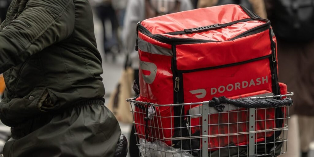 Consumers Still Favor DoorDash and Uber Eats Despite Costs