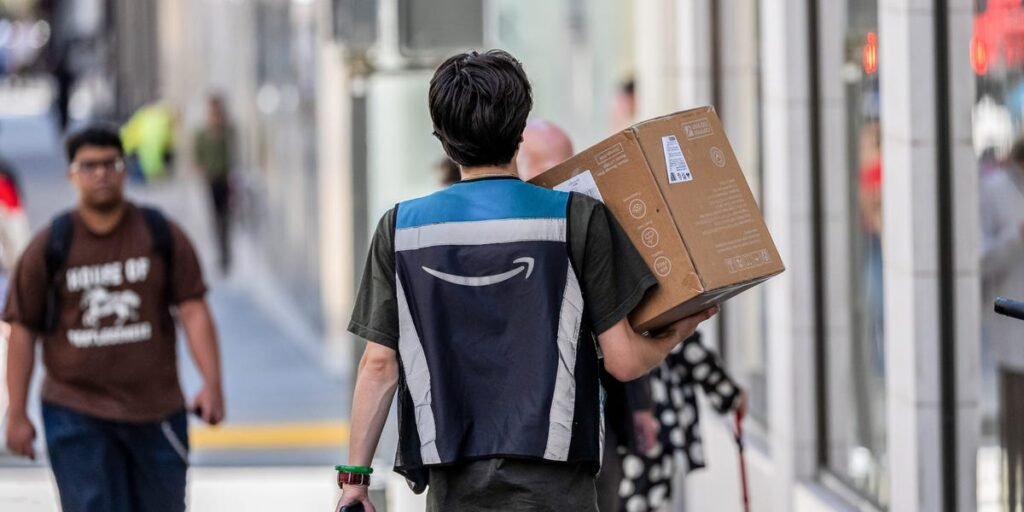 Amazon Alters Email Order Details, Customers Express Discontent