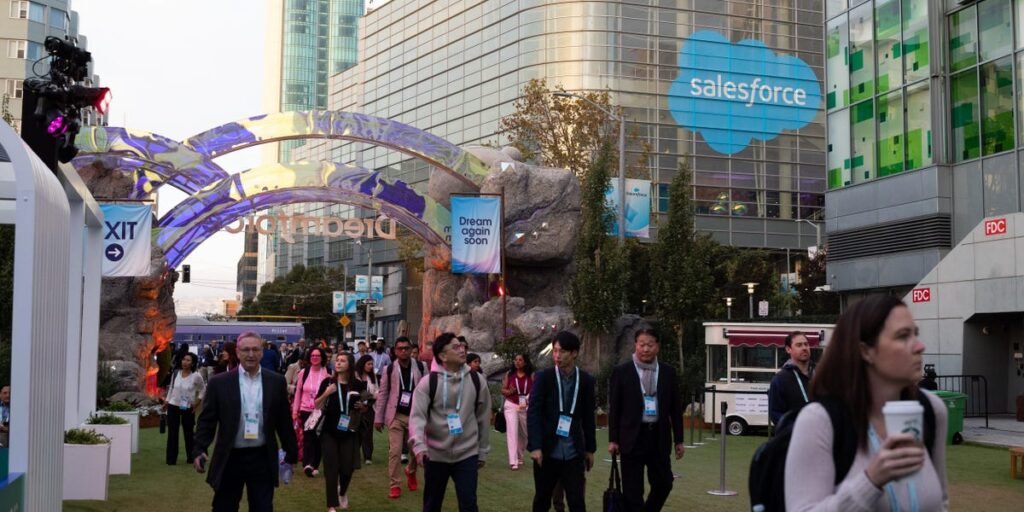 Dreamforce Attendees Dismiss AI Doomsday Fears